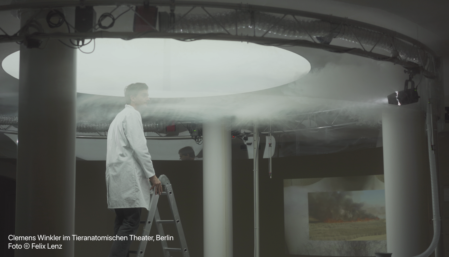 o_006.1 ›Cloud Apparatus‹ zur Untersuchung erfahrungsbasierter Materialsprachen, 2018 / © Clemens Winkler