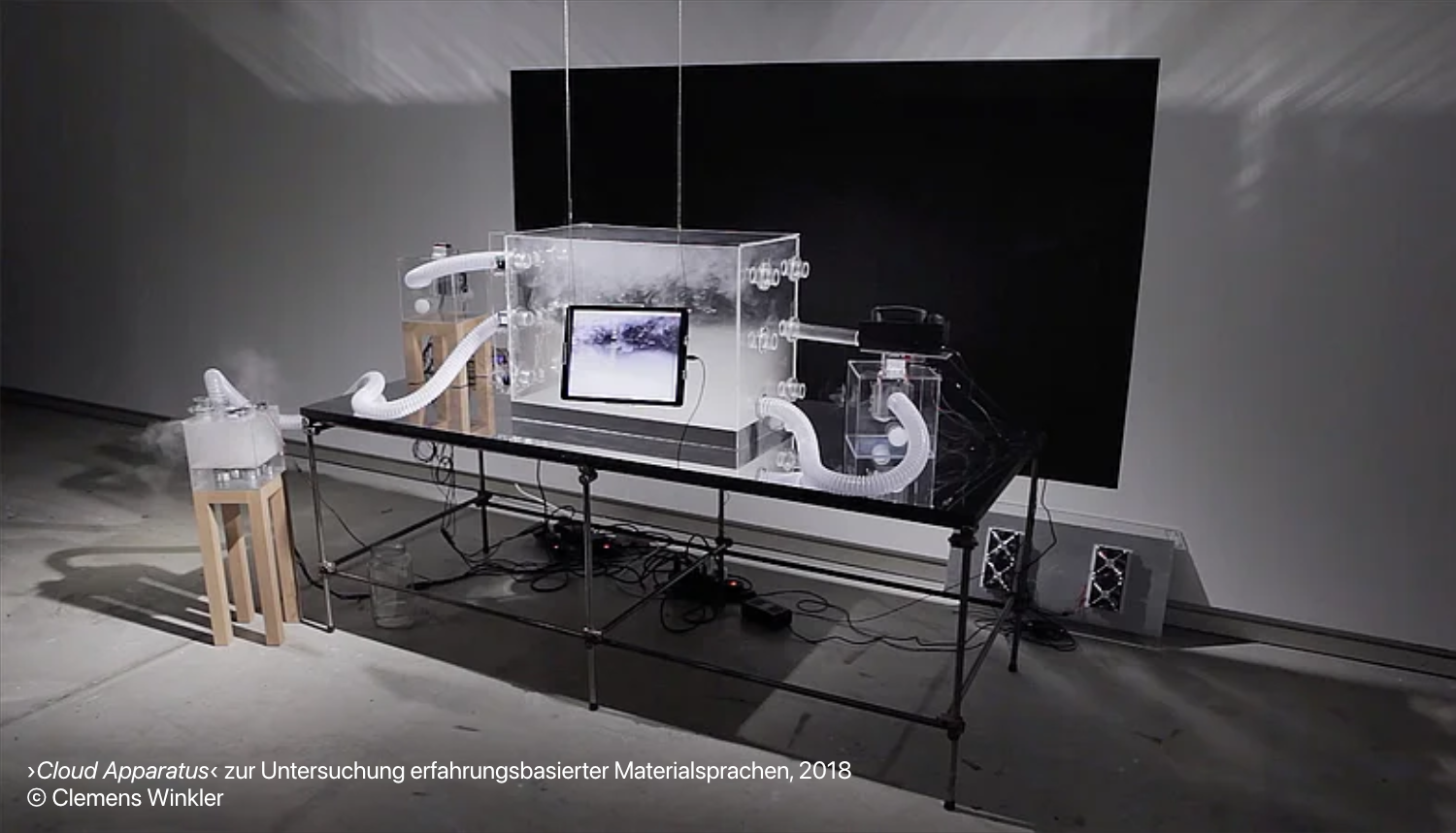 o_006.3 ›Cloud Apparatus‹ zur Untersuchung erfahrungsbasierter Materialsprachen, 2018 / © Clemens Winkler