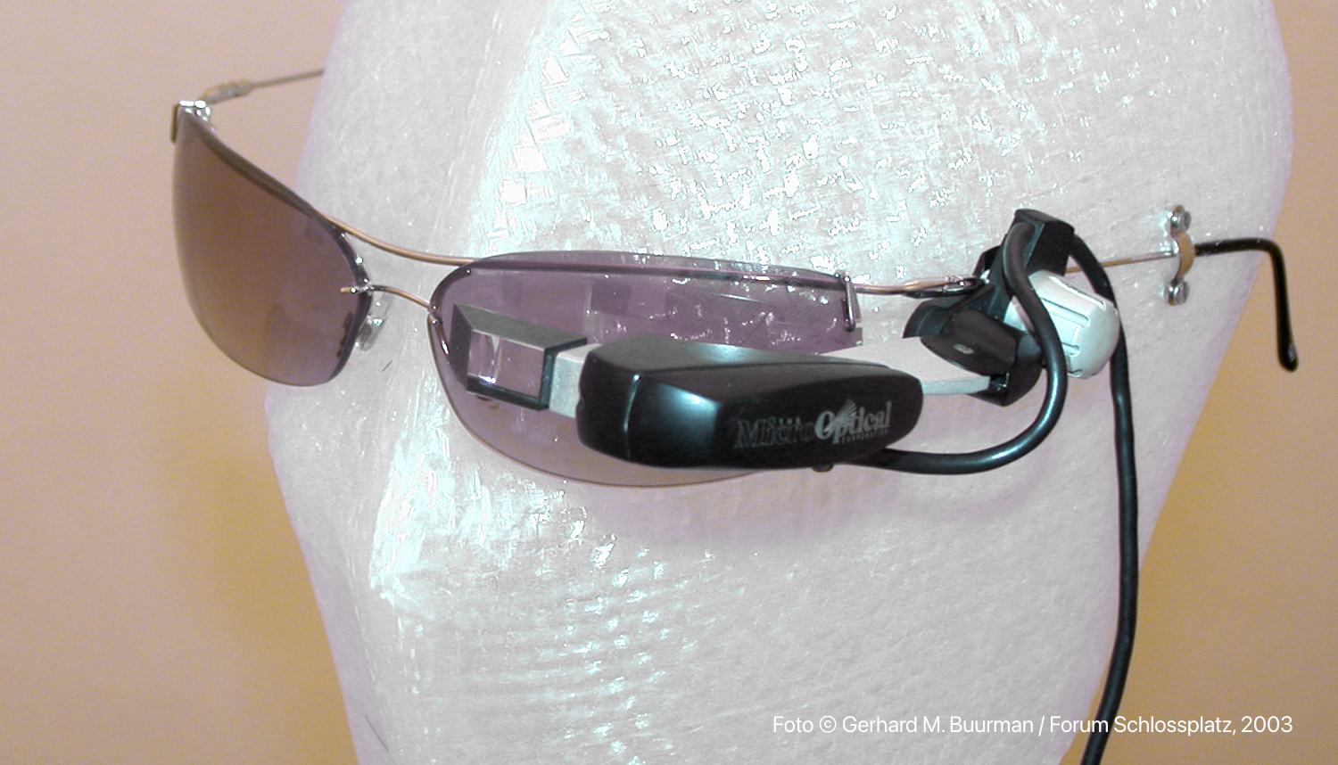 o_036_wearable_3 Foto © Gerhard M. Buurman / Forum Schlossplatz, 2003